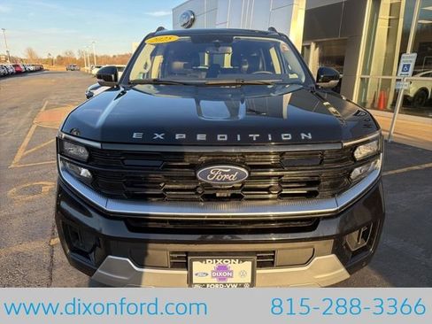 Used 2025 Ford Expedition Platinum image 2