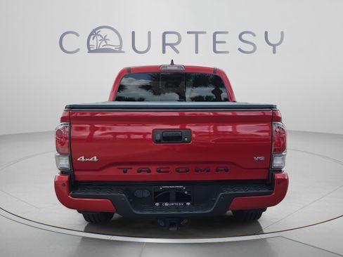Used 2020 Toyota Tacoma Limited AWD/4WD image 4