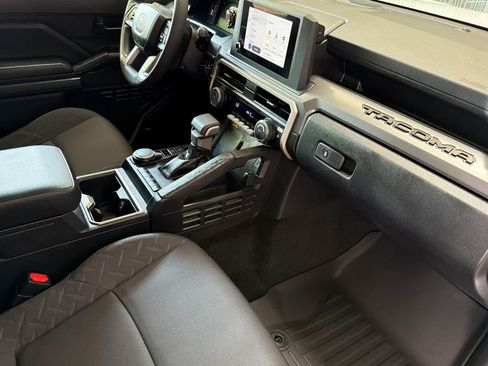 Used 2024 Toyota Tacoma SR5 w/ SR5 Upgrade Package AWD/4WD image 15
