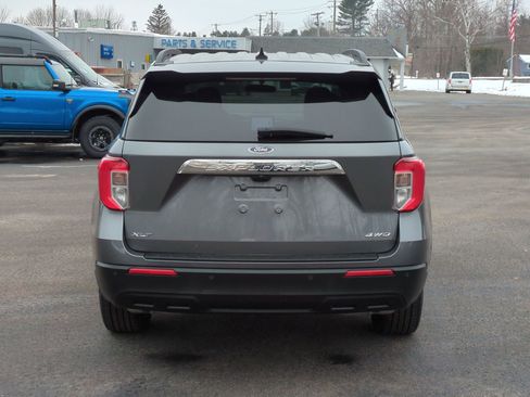 Certified 2023 Ford Explorer XLT image 4
