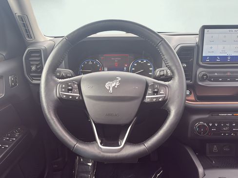 Used 2023 Ford Bronco Sport Outer Banks w/ Tech Package AWD/4WD image 19