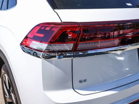 New 2026 Volkswagen Atlas Cross Sport SE image 9