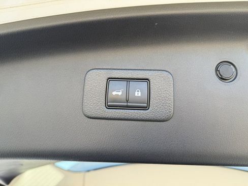 Used 2023 Nissan Armada SL image 14