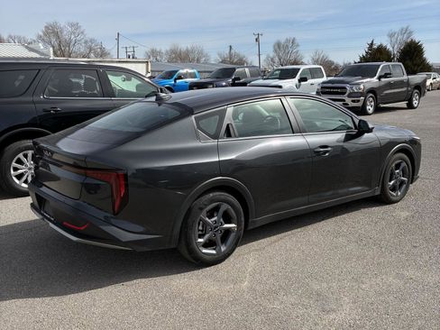 Used 2025 Kia K4 LXS image 19