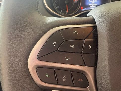 Used 2022 Jeep Cherokee Limited AWD/4WD image 18