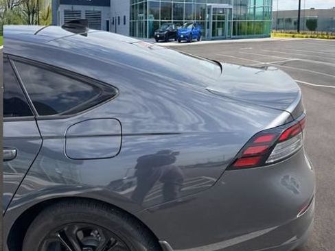 Used 2025 Honda Accord SE image 12