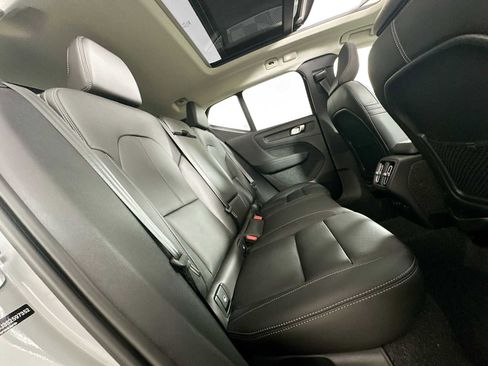 Used 2025 Volvo XC40 B5 Core w/ Climate Package AWD/4WD image 25