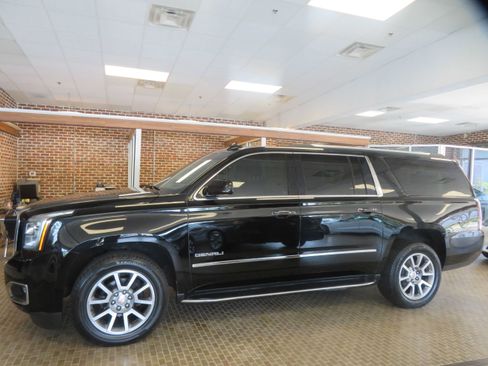 Used 2019 GMC Yukon XL Denali AWD/4WD image 83