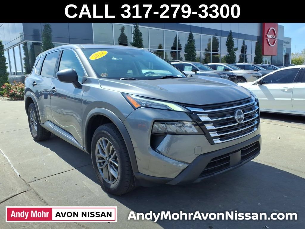 Used 2024 Nissan Rogue S AWD/4WD image 2