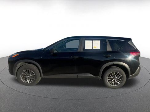 Used 2023 Nissan Rogue S image 9