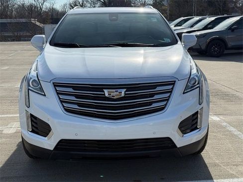 Used 2017 Cadillac XT5 Luxury w/ Driver Awareness Package image 9