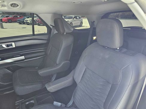 Used 2021 Ford Explorer XLT RWD image 19