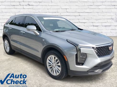 Certified 2024 Cadillac XT4 Luxury FWD image 5