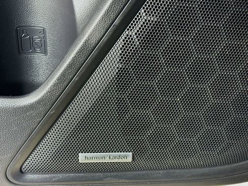 Used 2020 Subaru Outback Limited image 18