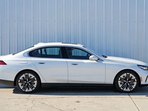 Used 2024 BMW i5 eDrive40 w/ M Sport Package image 60