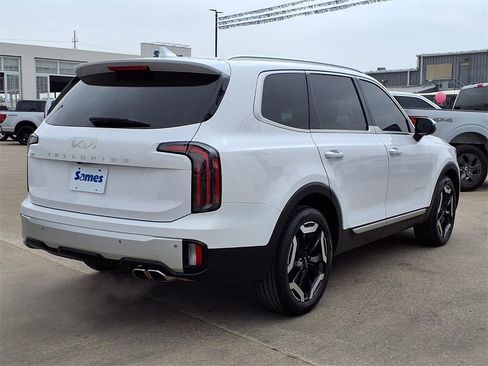 Used 2024 Kia Telluride EX image 7