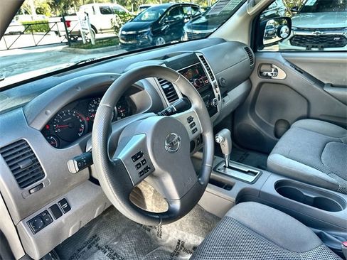 Used 2017 Nissan Frontier SV image 24