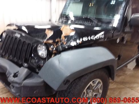 Used 2015 Jeep Wrangler Unlimited Rubicon w/ Connectivity Group image 18