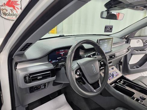 Used 2020 Lincoln Aviator Reserve w/ Equipment Group 201A RWD image 10