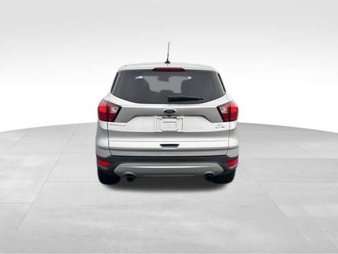 Used 2019 Ford Escape SE image 4