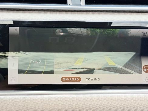Used 2022 Land Rover Range Rover Velar R-Dynamic S AWD/4WD image 52