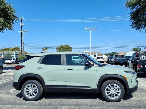New 2026 Chevrolet TrailBlazer LS w/ LS Convenience Package AWD/4WD image 2