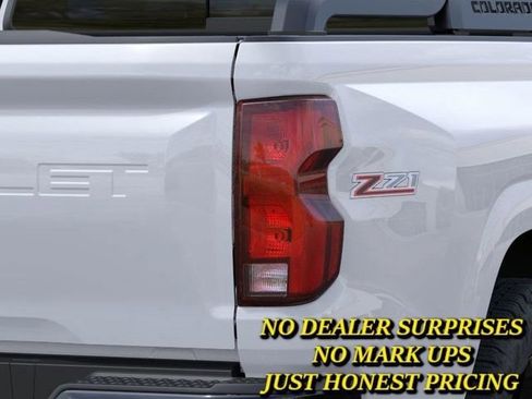 New 2026 Chevrolet Colorado Z71 w/ Midnight Edition AWD/4WD image 11