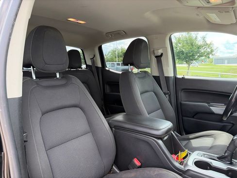 Used 2017 Chevrolet Colorado LT w/ Midnight Edition AWD/4WD image 28