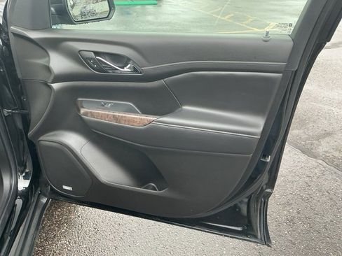 Used 2023 GMC Acadia Denali w/ Denali Technology Package image 19