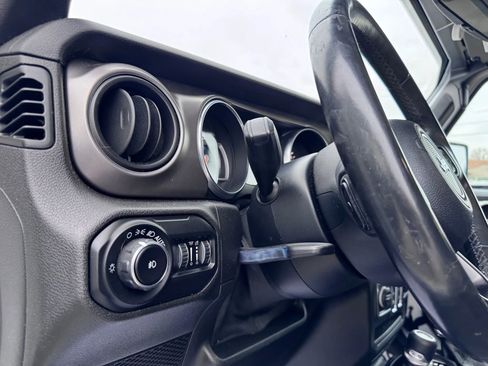 Used 2020 Jeep Wrangler Sport image 18