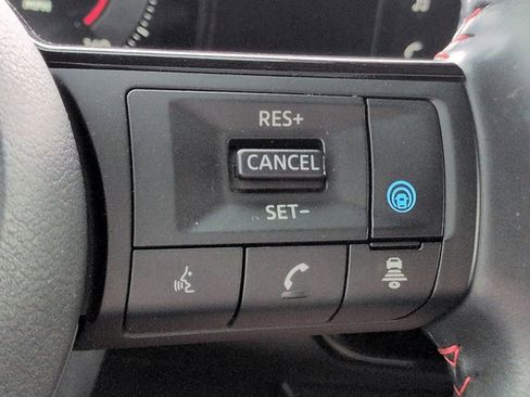 Used 2025 Nissan Kicks SR FWD image 25