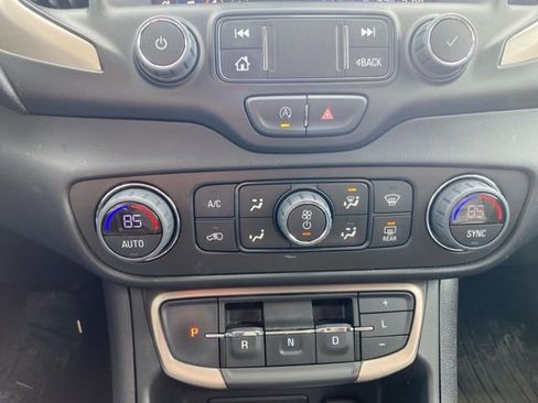 Used 2023 GMC Terrain Denali w/ Denali Premium Package image 25