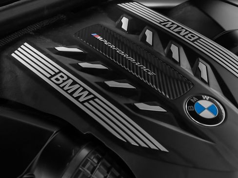 Used 2022 BMW X5 M50i w/ Executive Package image 18