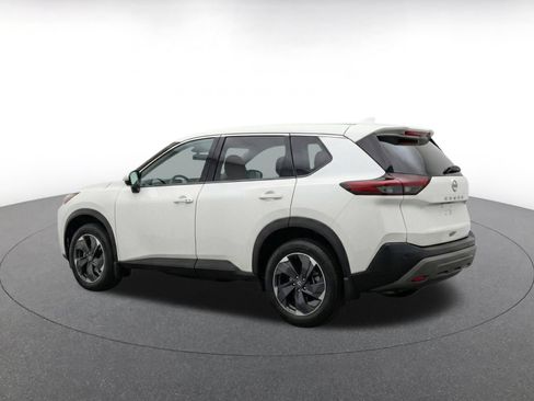 Used 2025 Nissan Rogue SV AWD/4WD image 7