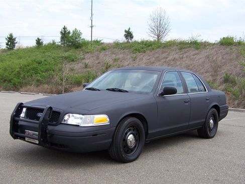 Used 2009 Ford Crown Victoria Police Interceptor image 3
