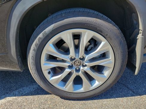 Used 2026 Toyota Highlander Limited image 30