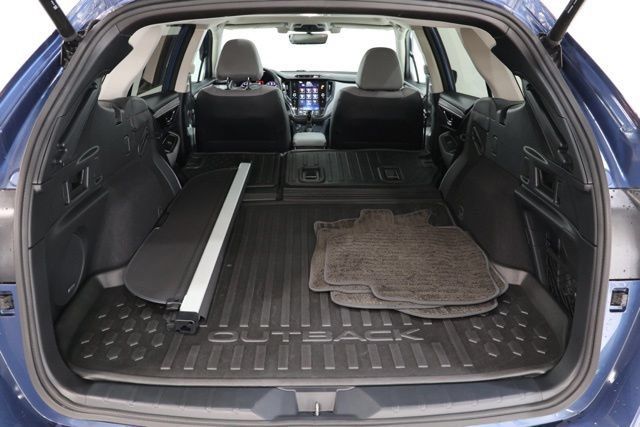 Used 2022 Subaru Outback Limited AWD/4WD image 38