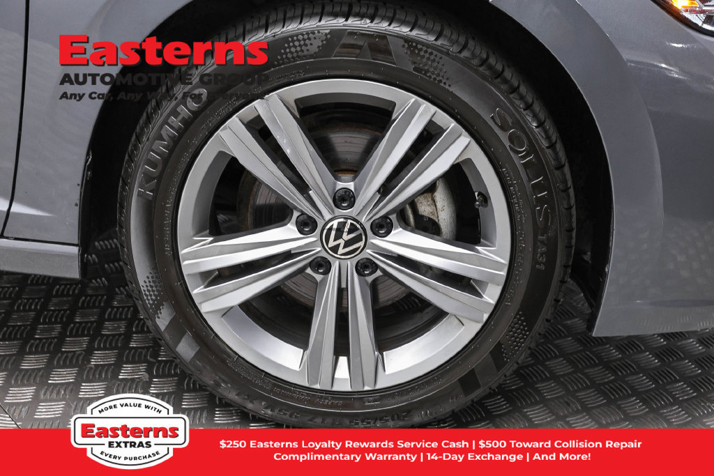 Used 2024 Volkswagen Jetta SE FWD image 32