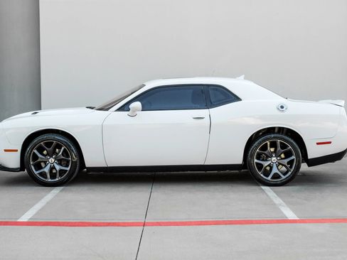 Used 2018 Dodge Challenger SXT Plus RWD image 10