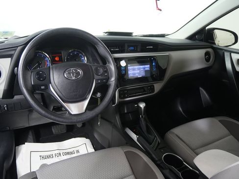 Used 2018 Toyota Corolla LE image 18