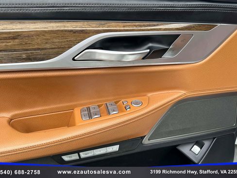 Used 2018 BMW 740i xDrive image 18