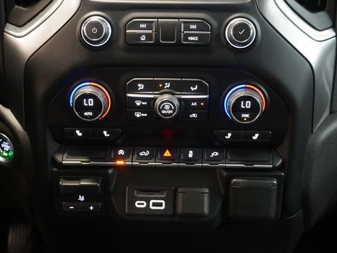 Used 2020 Chevrolet Silverado 1500 LT w/ All-Star Edition AWD/4WD image 20