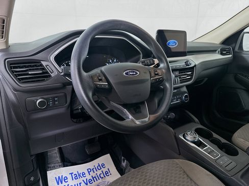Used 2020 Ford Escape SE image 9