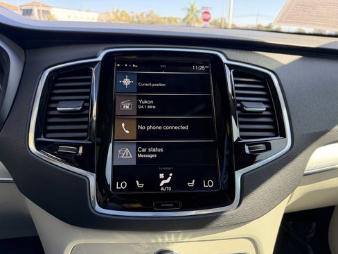 Certified 2022 Volvo XC90 T5 Momentum image 22