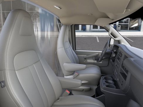 New 2025 Chevrolet Express 3500 w/ Power Convenience Package image 15