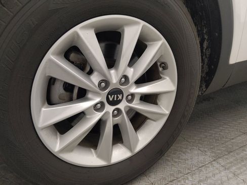 Used 2019 Kia Sorento L FWD image 31