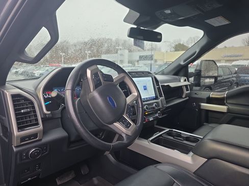 Used 2022 Ford F250 Lariat w/ Lariat Ultimate Package image 30