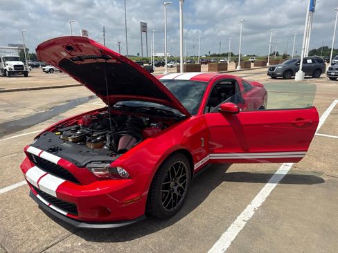 Used 2010 Ford Mustang Shelby GT500 RWD image 11