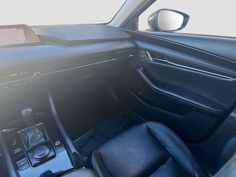 Used 2022 MAZDA MAZDA3 s image 23