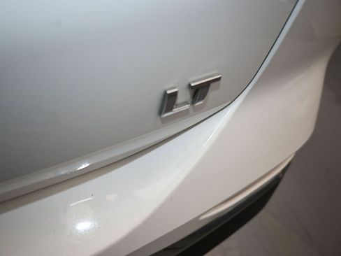 Used 2021 Chevrolet Equinox LT image 37